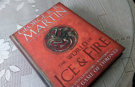 The world of ice and fire de George R.R. Martin, Elio M. García y Linda Antonsson (reseña y fotoreseña)