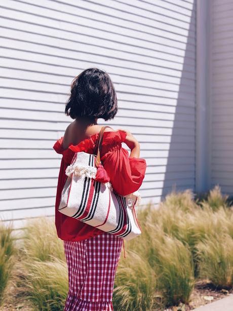 Bolso con alfombra de IKEA