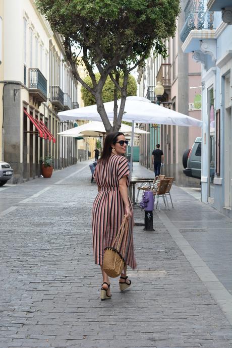zara-striped-midi-dress-look-daily-outfit