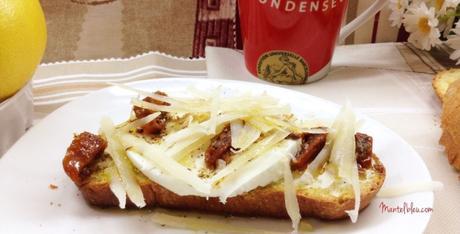 Tosta tres quesos