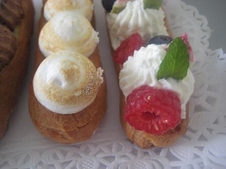 ÉCLAIRS DE FRUTAS ROJAS Y DE TARTA DE LIMÓN