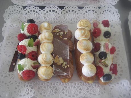 ÉCLAIRS DE FRUTAS ROJAS Y DE TARTA DE LIMÓN