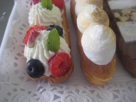 ÉCLAIRS DE FRUTAS ROJAS Y DE TARTA DE LIMÓN