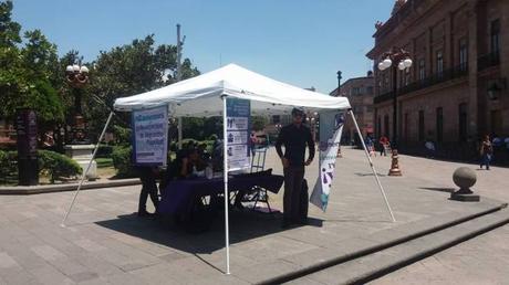 Jóvenes piden castigo a diputado panista acusado de blanquear cuentas