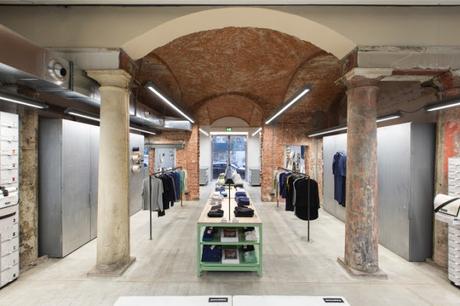 La nueva tienda de Freitag en Milán, un espacio que se basa en su idea de sostenibilidad del medio ambiente
