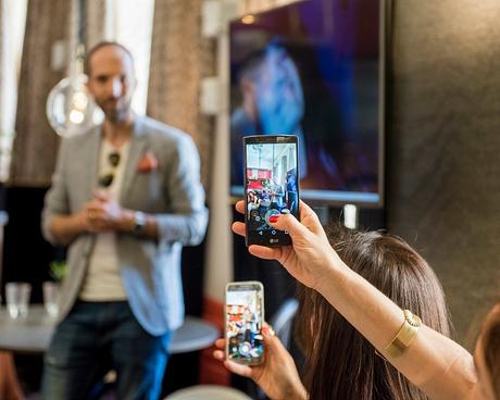 Top volantes falda vichy y pañuelo