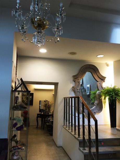 Zona de la planta baja de la peluquería Descubriendo a Jean-Francoise Lazartigue y sus tratamientos para el cuidado capilar