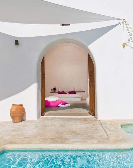 Decoración de estilo mediterráneo: Perivolas, un refugio idílico en Santorini