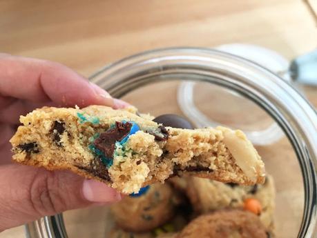 recetas delikatissen Peanut Cookies with M&M’s galletas fáciles galletas caseras cookies peanut butter cookies m&ms Cookies de cacahuetes y chocolate cookies crema de cacahuete cookies chocolate 