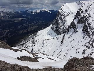 SENDERISMO EN KANANASKIS: HA LING PEAK (2407 m) SENDERISMO EN KANANASKIS: HA LING PEAK (2407 m)