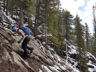 SENDERISMO EN KANANASKIS: HA LING PEAK (2407 m) SENDERISMO EN KANANASKIS: HA LING PEAK (2407 m)