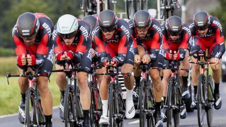 Pedalear de pie vs pedalear sentado, ¿qué es más eficaz?