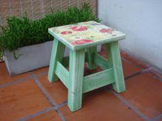 Como reciclar un mueble de madera con decapado y decoupage. Reciclar muebles