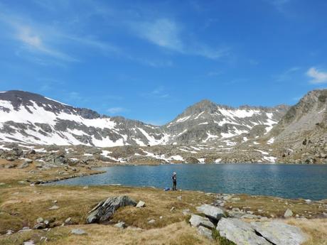 Del embalse de Baserca o de Senet al ibón grande de Angliós