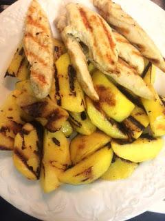 ENSALADA DE MELOCOTÓN , POLLO Y ANACARDOS