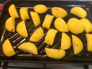 ENSALADA DE MELOCOTÓN , POLLO Y ANACARDOS