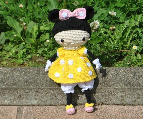 MINNIE DE GANCHILLO CON VESTIDO AMARILLO