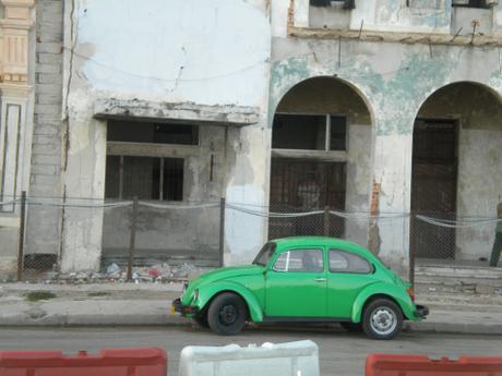 Una mañana recorriendo el Vedado, el centro de la Habana y el Malecón en Coco Taxi