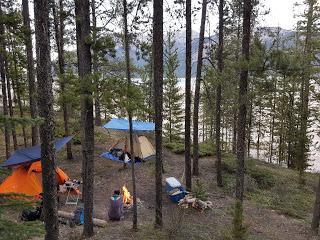 DE ACAMPADA EN ABRAHAM LAKE