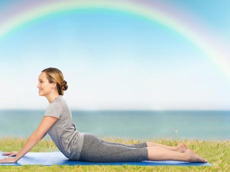 108 saludos al sol y Día internacional del yoga