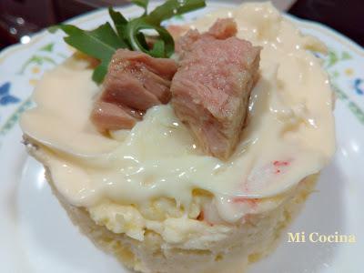 ENSALADILLA DE PATATAS CON MERLUZA Y GAMBAS DE MALAGA