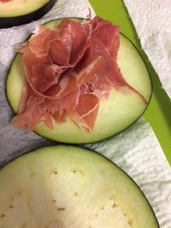 BOCADILLOS DE BERENJENA, JAMON Y QUESO