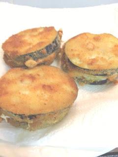 BOCADILLOS DE BERENJENA, JAMON Y QUESO