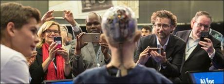 Profecía de Hawking cumplida, robot advierte que destruirá a los humanos