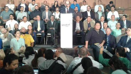 ¡ALERTA, QUE ESTÁN INTENTANDO FORMAR UN GOBIERNO PARALELO! / MUD-Borges repite esquema golpista de 2002 y llama a desconocer el Gobierno