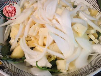 Ensalada de pollo, manzana y salsa oriental Ensalada de pollo, manzana y salsa oriental