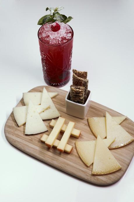Tabla de quesos Nacionales - maridaje Raspberry mojito