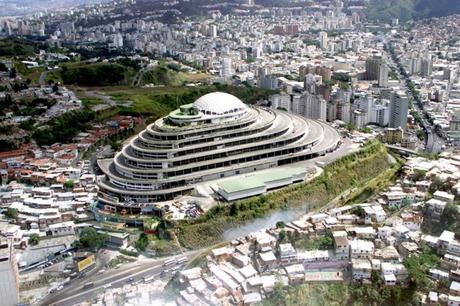 Venezuela: El centro comercial que se convirtió en prisión.