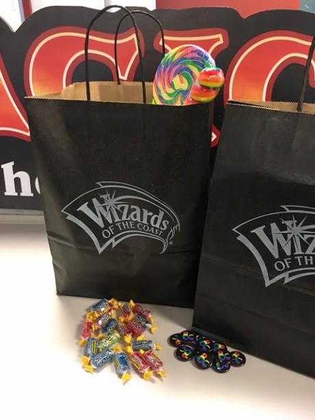 Wizards of the Coast al Seattle Pride Parade con mucho dulce
