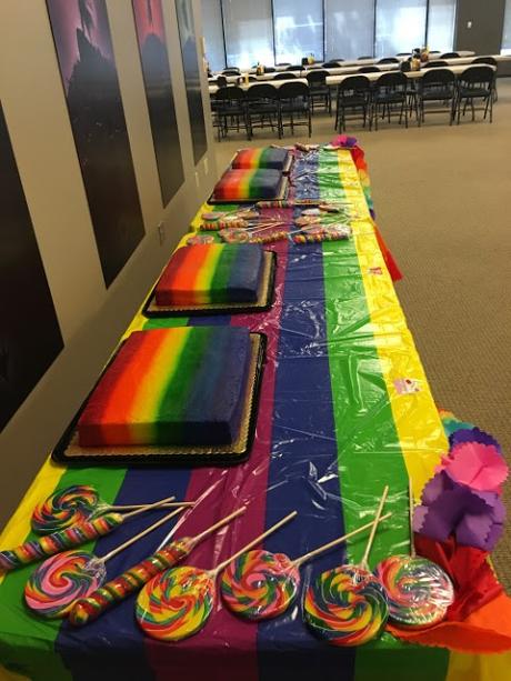 Wizards of the Coast al Seattle Pride Parade con mucho dulce