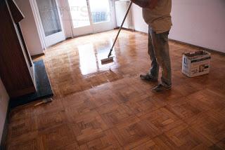 aplicar barniz parquet