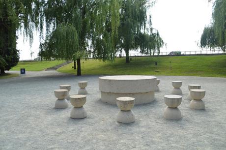 Cueva, Estatuas y Monasterio en Valaquia – Cave, Statues and Monastery in Wallachia