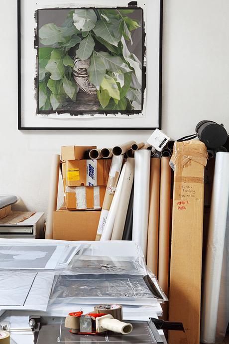 Home Tour: el estudio de la fotógrafa Isabel Muñoz