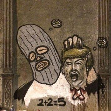 VIDEO: Trump decapitado en La Habana por un grafitero