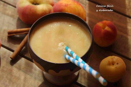 SMOOTHIE DE MELOCOTON, PIÑA Y PARAGUAYO