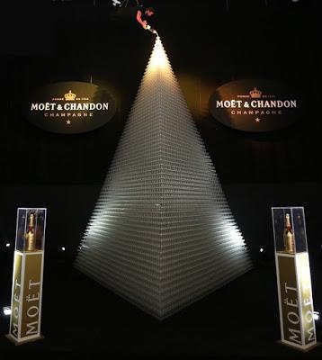 Moët & Chandon logra un Guinness World Record con una pirámide de 50.116 copas y 7,26 metros de altura