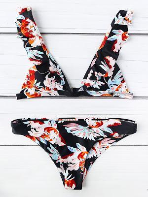 http://es.shein.com/Black-Flower-Print-Ruffle-Strap-Triangle-Bikini-Set-p-346321-cat-1866.html?aff_id=4665