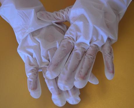 Los Guantes-Mascarilla “Rejuvenating” - tratamiento intensivo para manos y uñas de IROHA NATURE