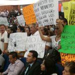 Potosinos toman el Congreso del Estado; Diputados huyen