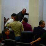 Potosinos toman el Congreso del Estado; Diputados huyen