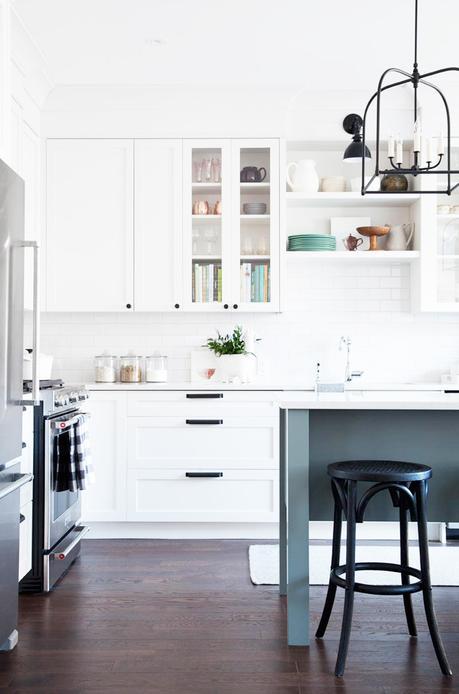 reforma-cocina-blanco-azul-antes-despues reforma-cocina-blanco-azul-antes-despues