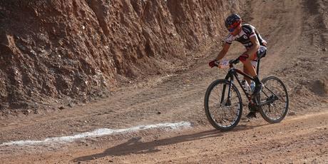 Ciclismo, qué es mejor, ¿entrenar sólo o en grupo?