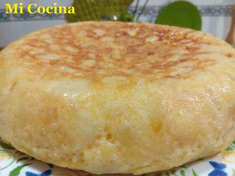 TORTILLA DE PAPAS CON CEBOLLA