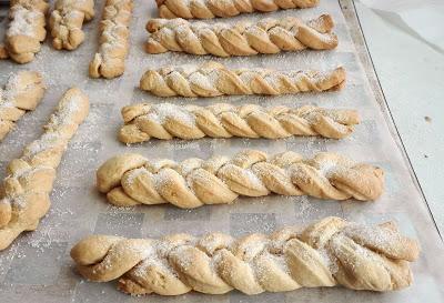 GALLETAS DE VINO TRENZADAS