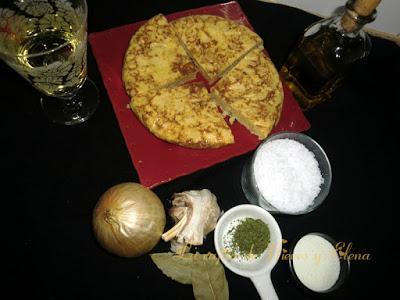 Tortilla de patatas en salsa verde