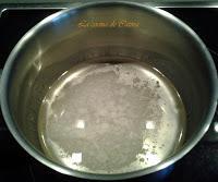 Fideos chinos con berenjena, mango y langostinos. Fideos chinos con berenjena, mango y langostinos.